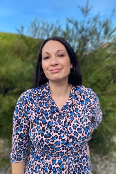 Lorna Cook författare porträtt